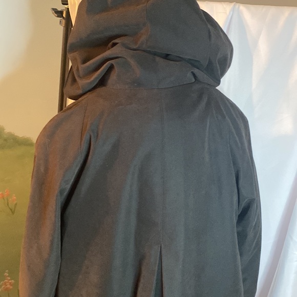 Gallery black coat with hood and zip out lining - Picture 6 of 15